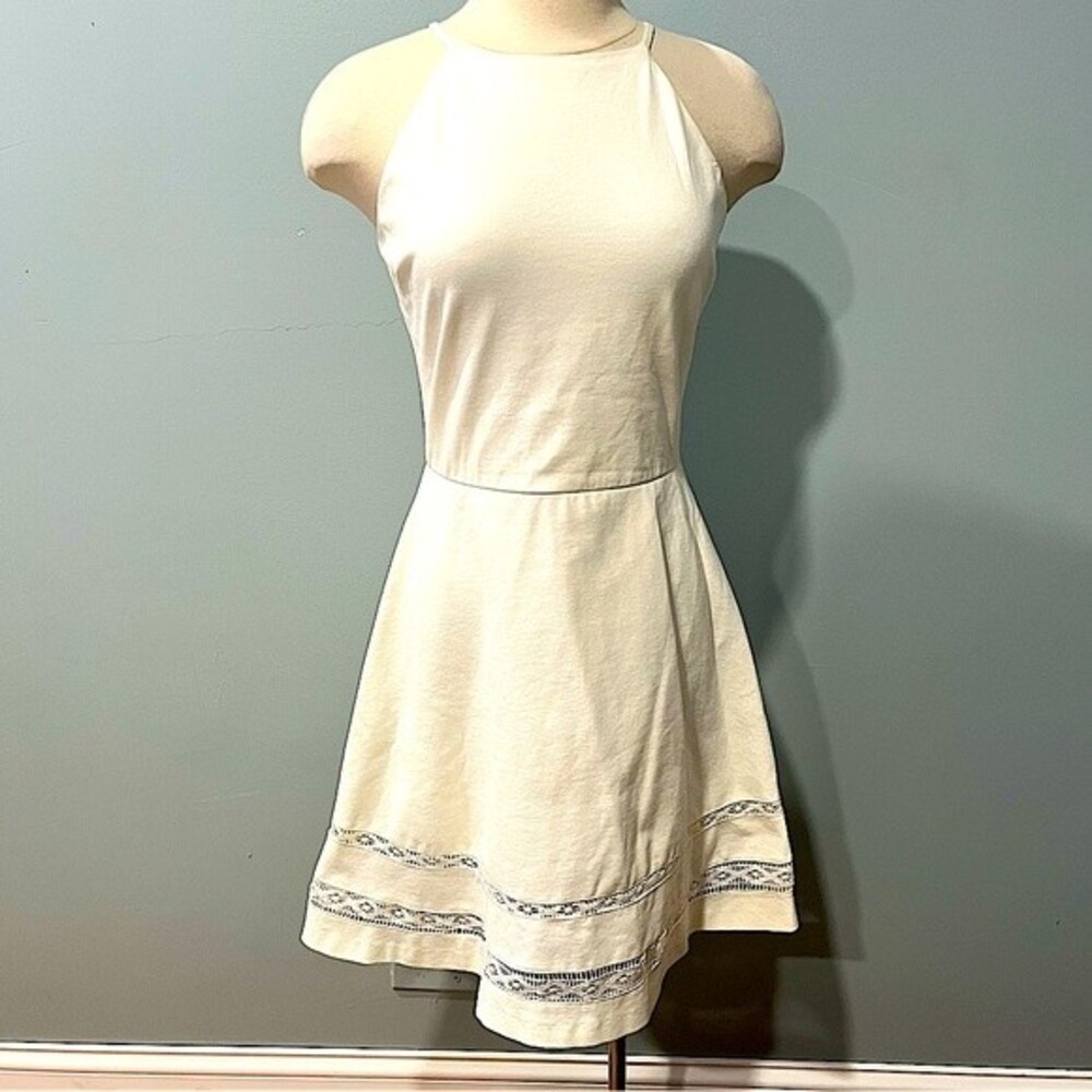 Design Lab Lord & Taylor Ivory Halter Flare Dress with Lace Bottom Size Medium